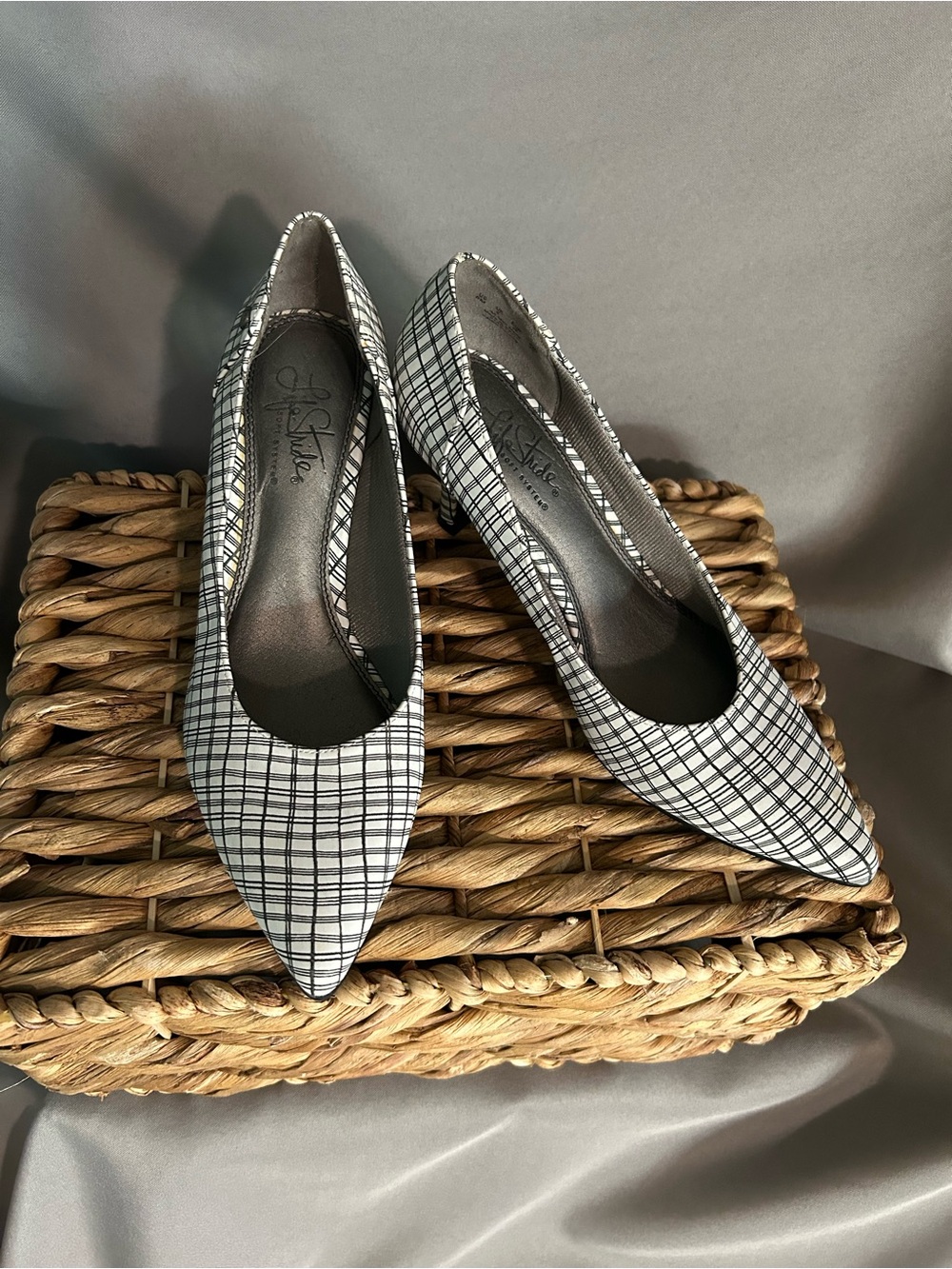 Life Stride Black and White Plaid Pointed Toe heels